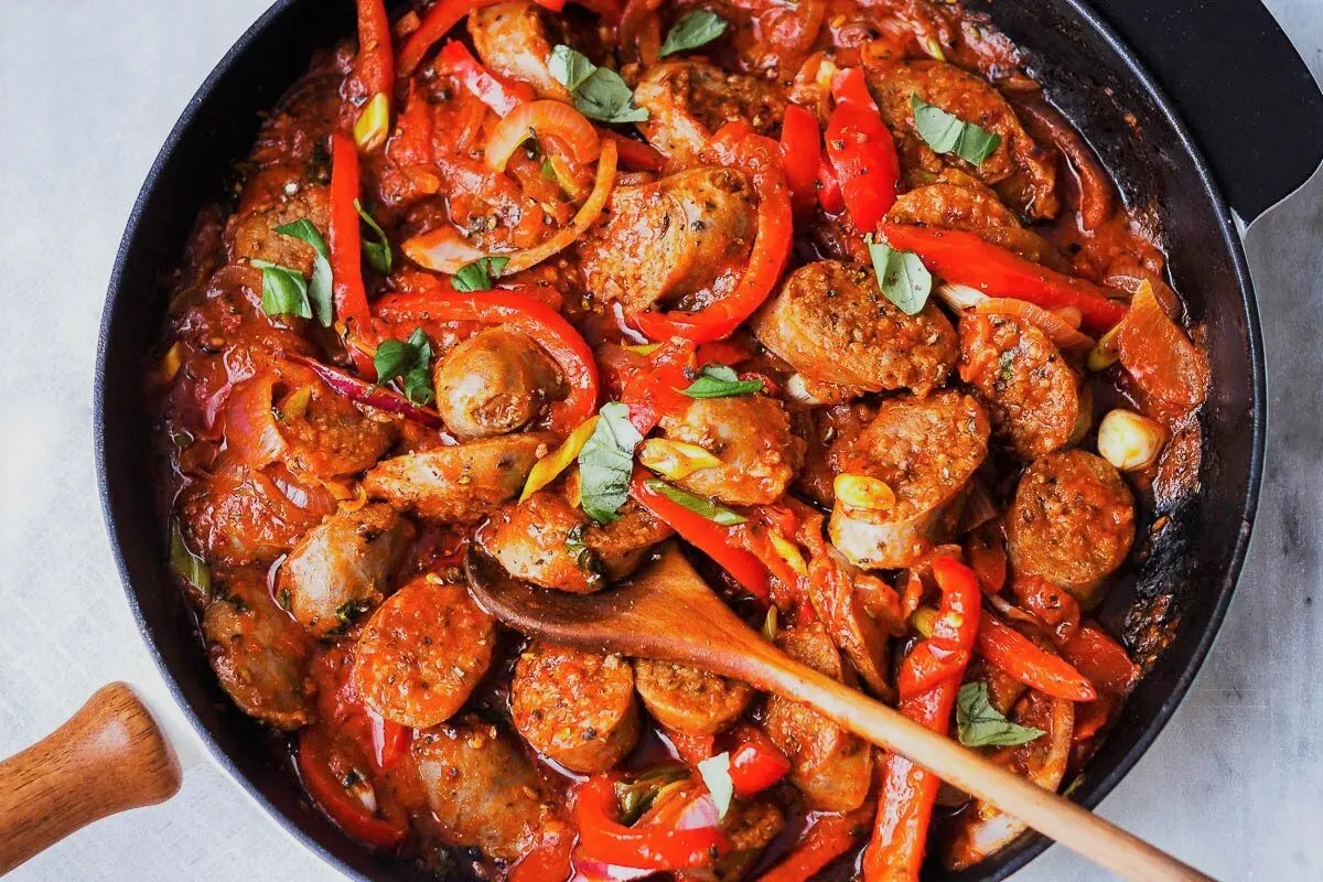 آیا به دنبال یک غذای فوری و خوشمزه هستید؟ | آموزش طرز تهیه خوراک کدو و سوسیس 