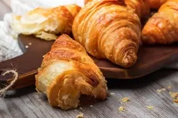 اگه فر نداری غصه نخور این کروسان بدون فر درست میشه! | طرز تهیه کروسان خانگی بدون فر +ویدئو