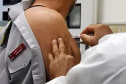   آتش نشانان شهر اصفهان واکسینه شدند