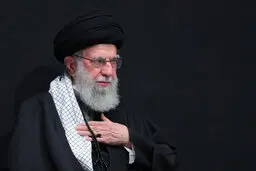 صبح روز اربعین؛ عزاداری هیات‌های دانشجویی در محضر رهبر انقلاب