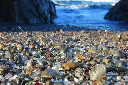 چرا سنگی که برای مدت طولانی داخل آب یا در مجاورت آب بوده را نباید حرارت داد؟+ویدئو 