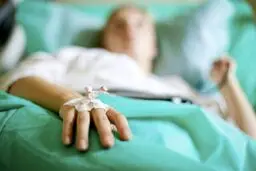 مسمومیت دانش‌آموزان دختر در افغانستان | ۸۰ دختر مسموم شدند!
