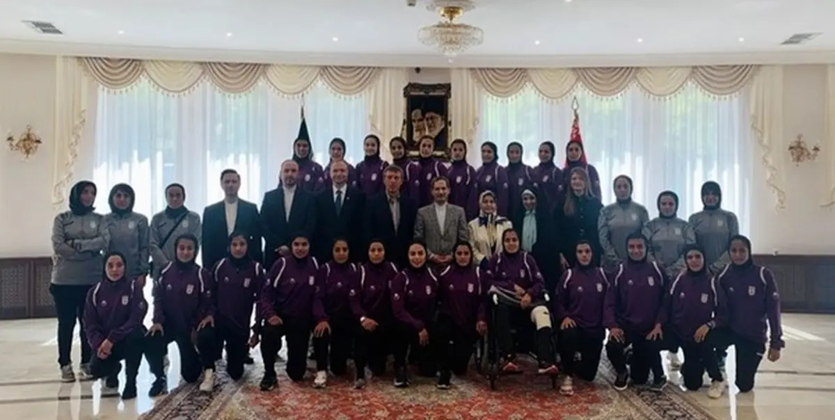حضور تیم ملی فوتبال بانوان در سفارت ایران در بلاروس 