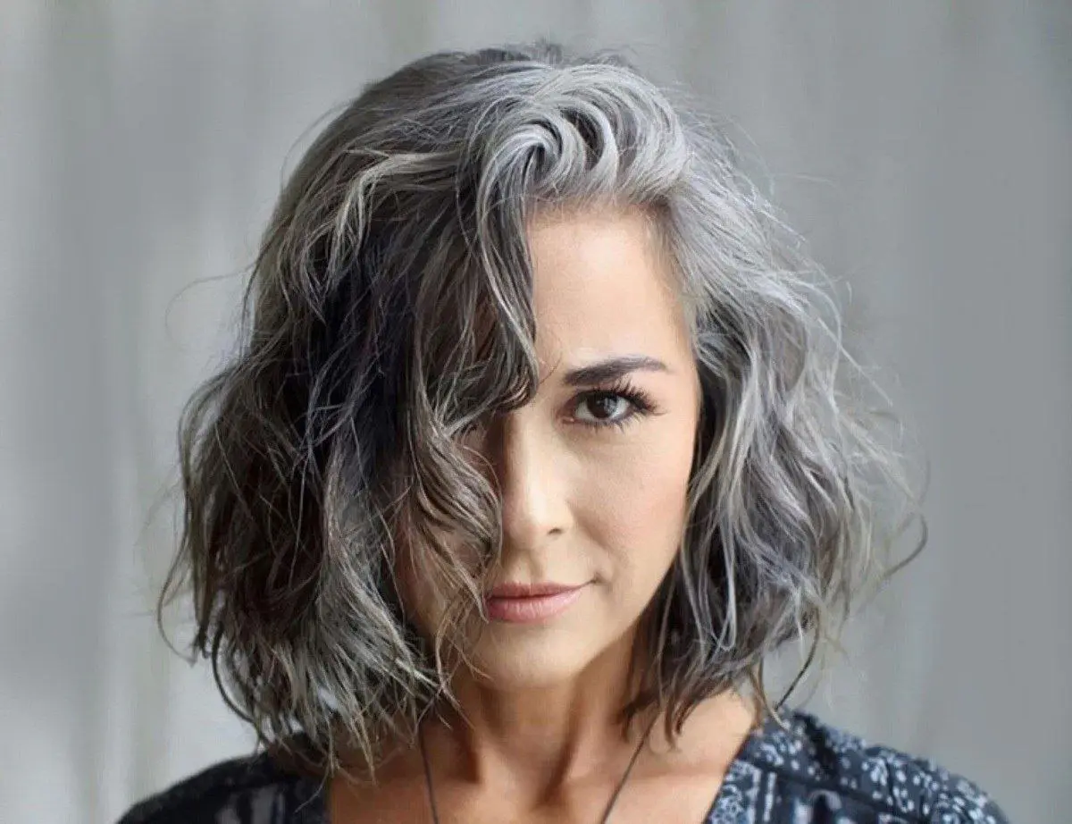 آشتی زنان با موی سفید | بازگشت به زیبایی بی‌فیلتر