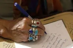 دام مرد رمال برای زن ساده‌لوح! 