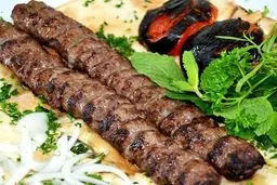  دیگه از بیرون کباب کوبیده نخر | بیا تا روش به سیخ کشیدن و پختن کباب کوبیده رستورانی رو یادت بدم+ویدئو