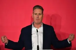 رهبر حزب کارگر انگلیس: جانسون هر چه زودتر استعفا دهد 