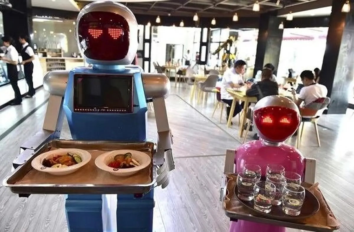  پیشخدمت رستوران| ربات‌های سخن‌گو پیشخدمت رستوران می‌شوند