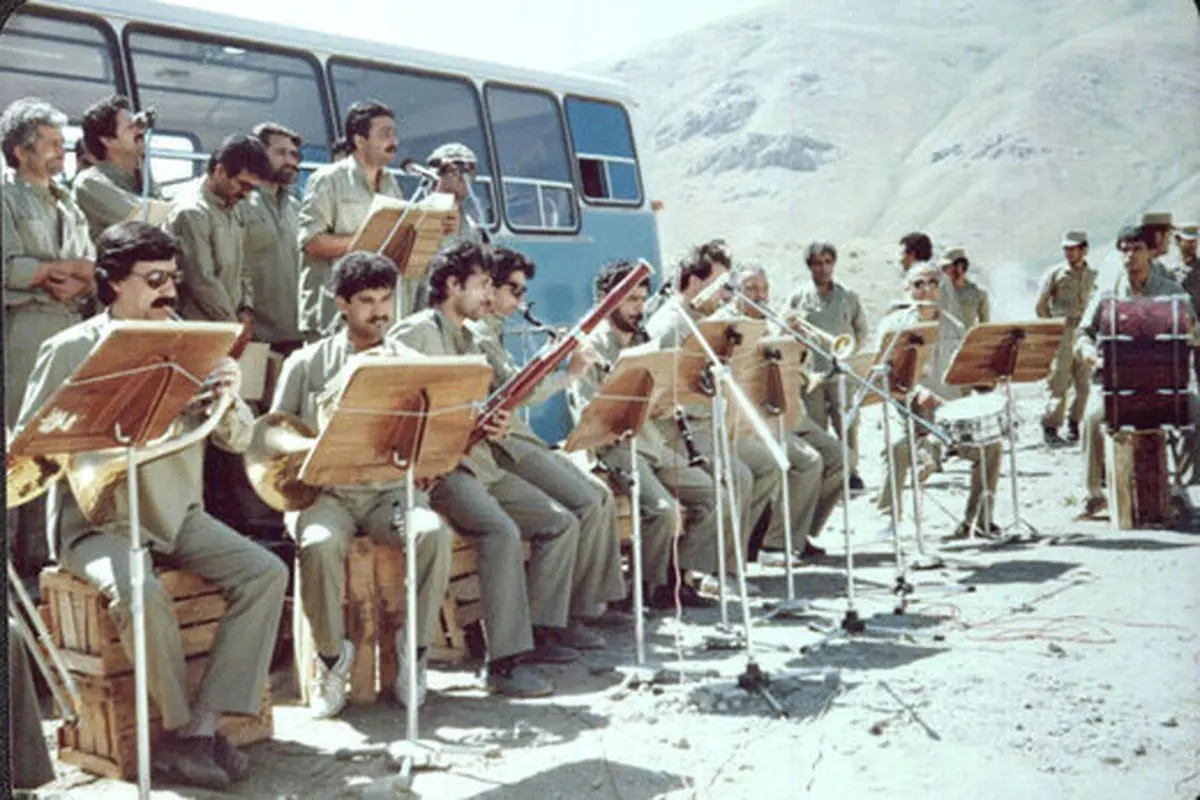 تجلیل از نوازندگانی که در جبهه‌های جنگ می‌نواختند