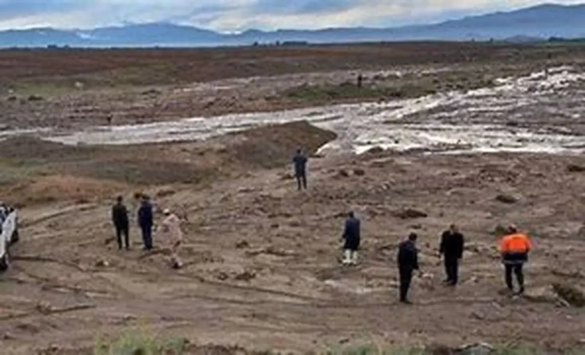 بارش شدید باران سیل در مشگین شهر به بار آورد |  لحظه ورود سیل به مشگین شهر+ ویدئو
