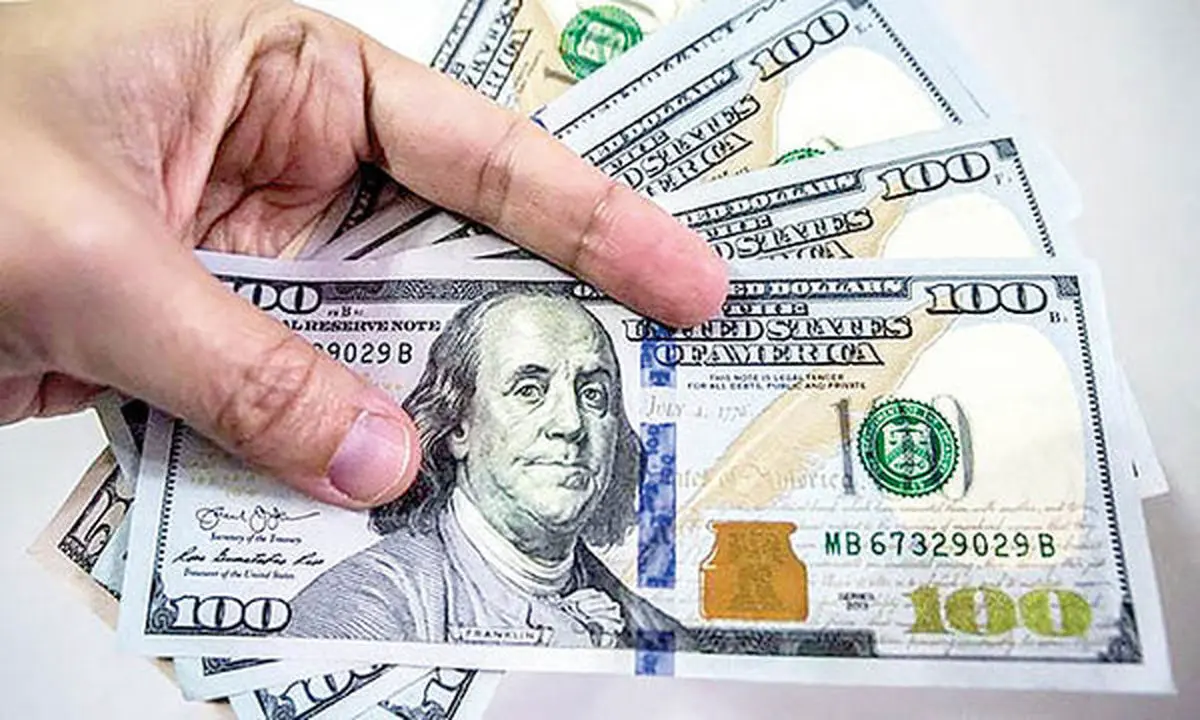 فرارترامپی‌ها از بازار دلار | اسکناس آمریکایی به قعر قیمتی ۶ماهه رفت