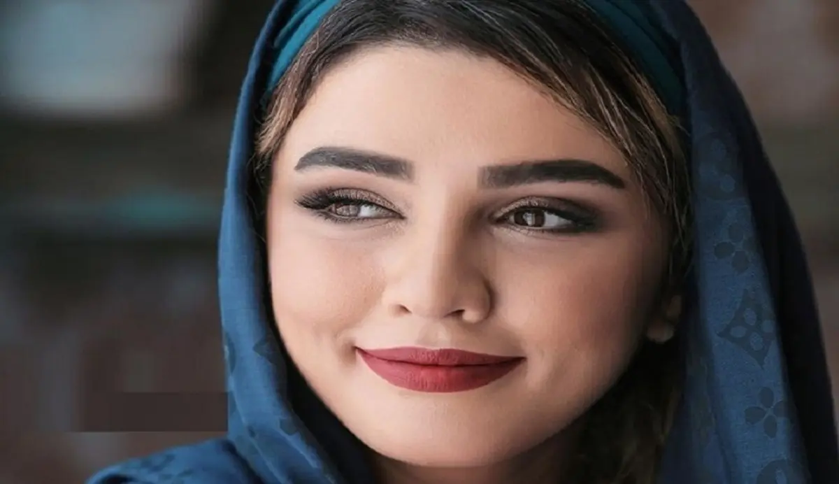 پوشش جالب مهمانی “خانم بازیگر” و سگش + عکس