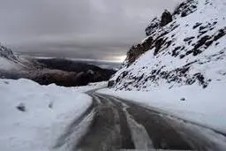 بارش برف در جاده کرج - چالوس شروع شده است