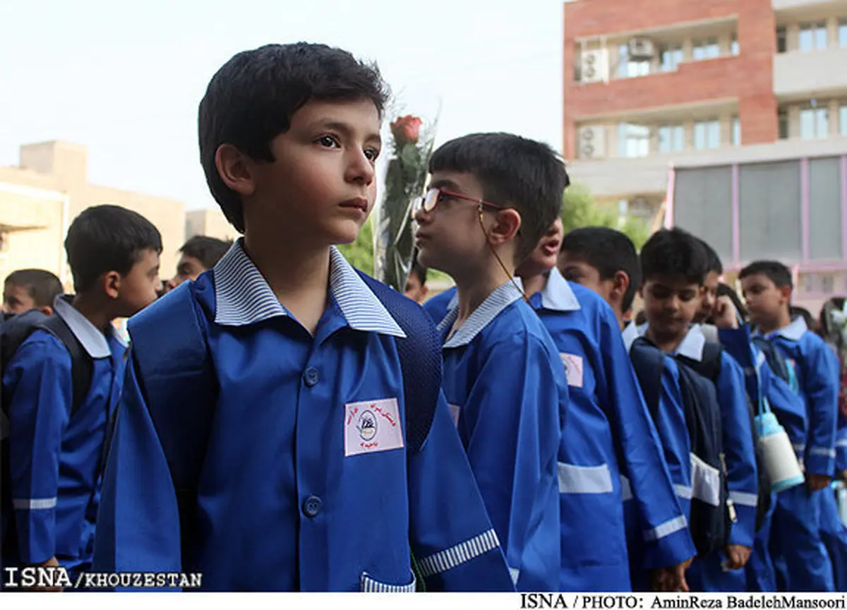 غربالگری شپش و گال در دانش‌آموزان