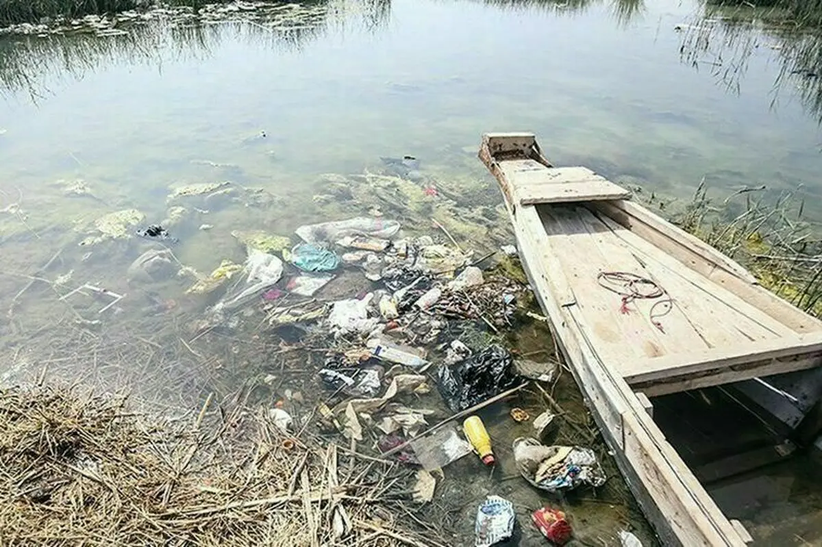 زباله آبادان در تالاب شادگان
