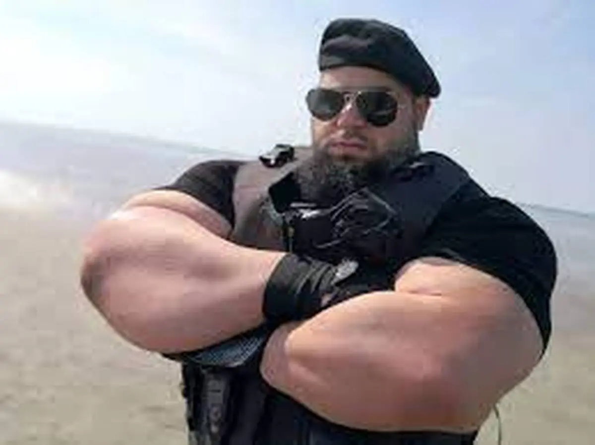 سجاد غریبی مجدد با انتشار ویدئویی قد خود را متر کرد!+ویدئو