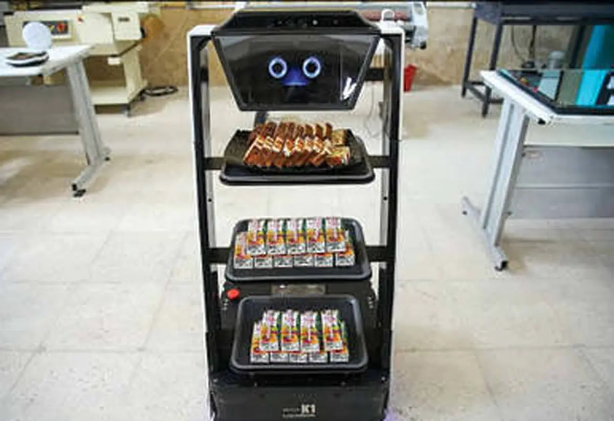 ربات ایرانی که پذیرایی می کند+عکس| پذیرایی ربات ایرانی در مراسم رونمایی از 57 پروژه و محصول فناوری نانو