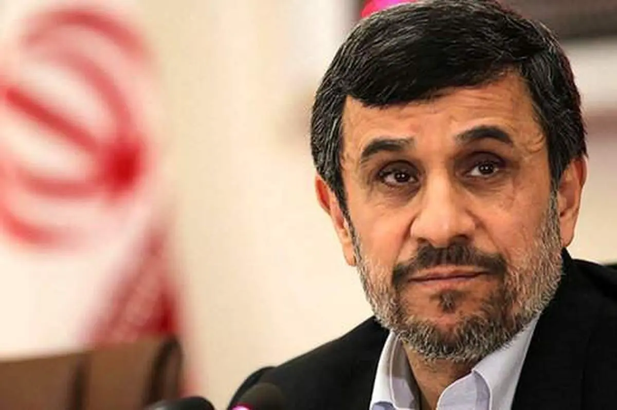 واکنش احمدی‌نژاد به مناظره اول +عکس