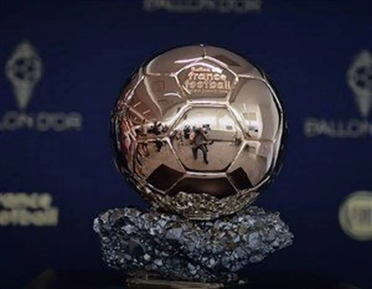 برنده توپ طلا مشخص شد  موندو دیپورتیوو مدعی شد به برنده توپ طلای فرانس فوتبال اطلاع داده شده است.