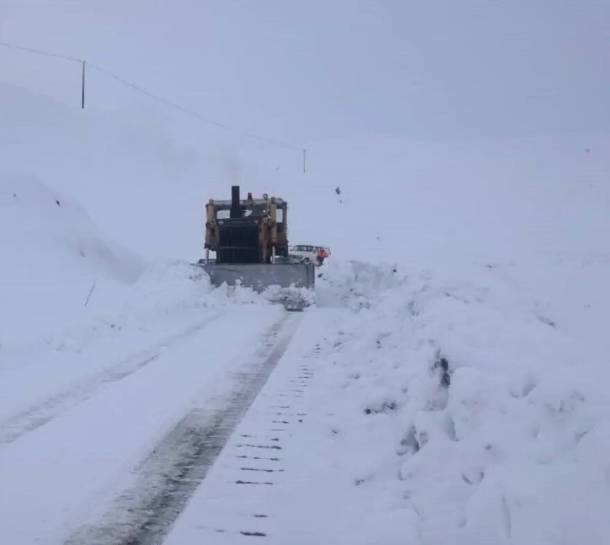 راه ارتباطی ۳۱۸ روستای استان اردبیل همچنان مسدود است 