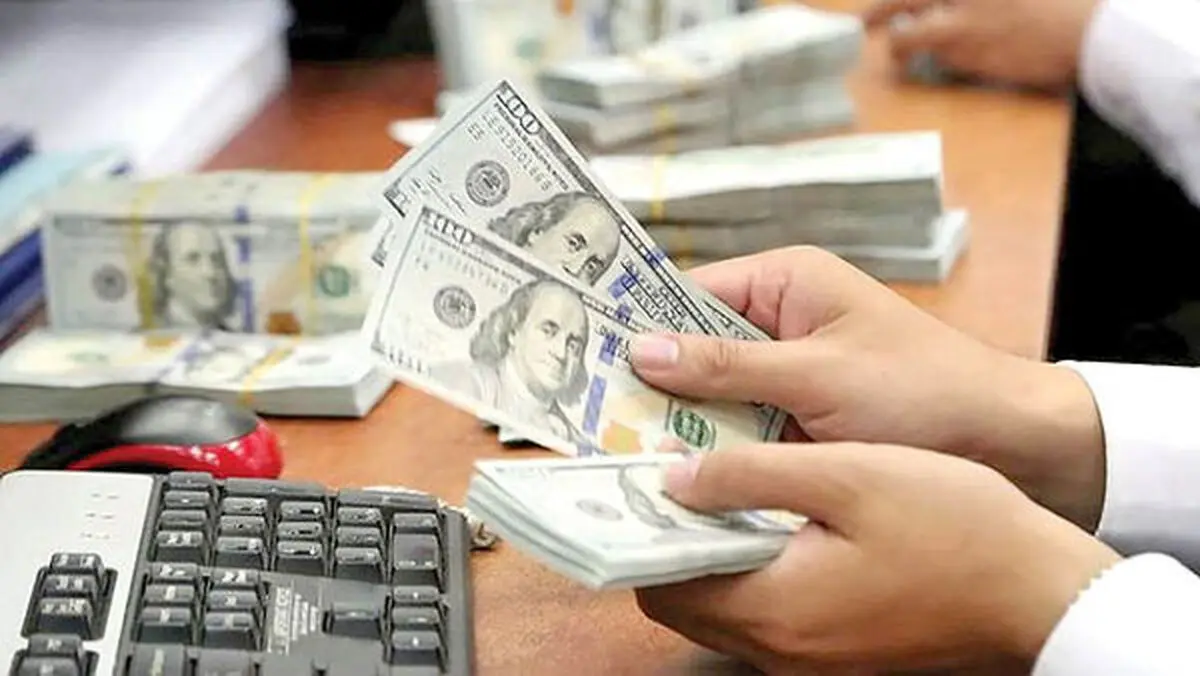 دودستگی در بازار ارز | سکه دوباره بالای ۱۰ میلیون رفت