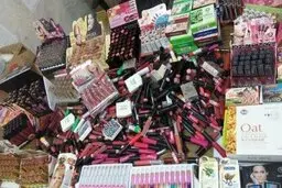 افزایش ١۵ درصدی عوارض واردات لوازم آرایشی در سال آینده