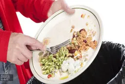 خطرناک‌ترین غذا در تابستان  |  مراقب سلامتی خود باشید