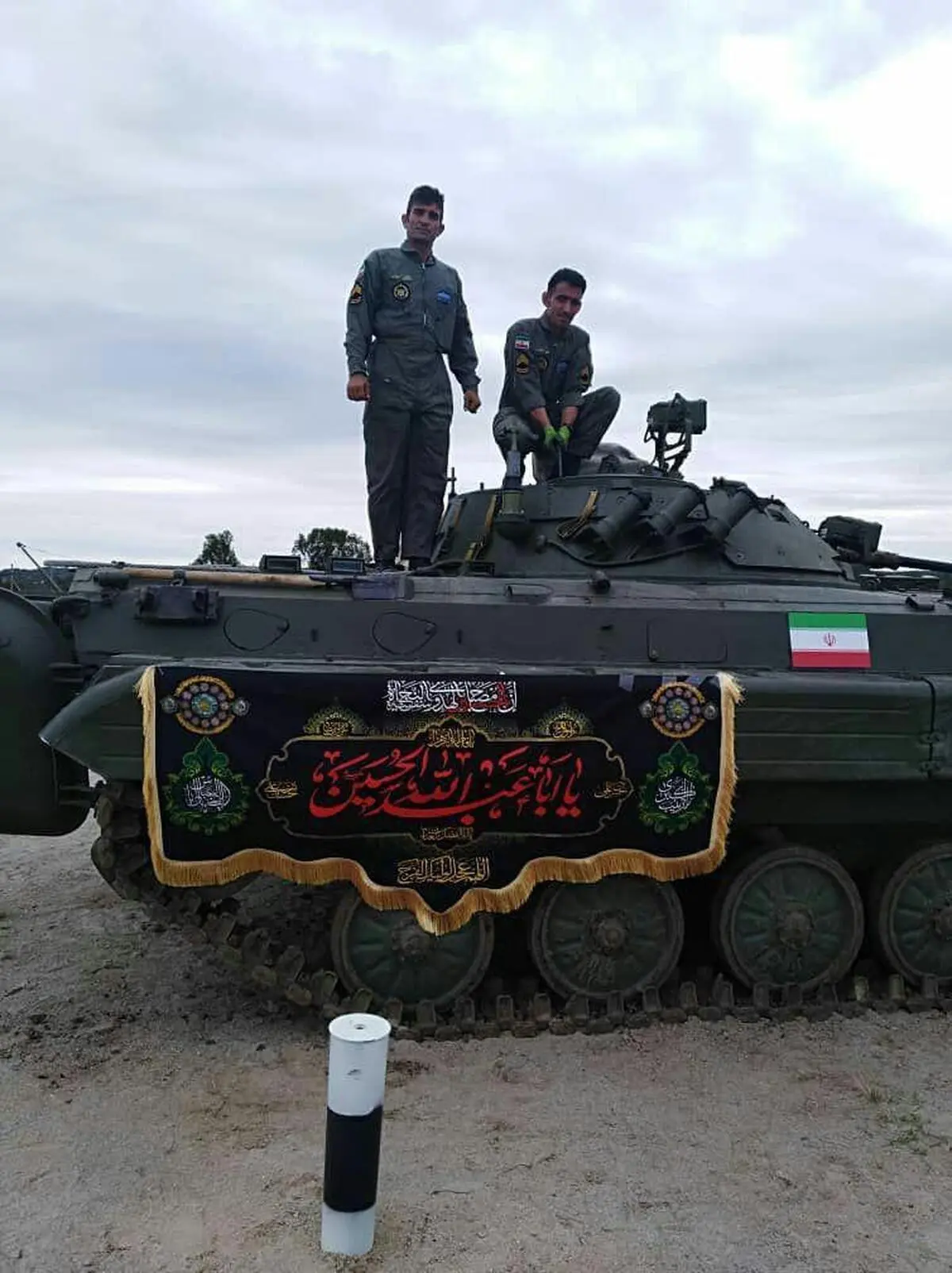تصویری از سیاهپوش کردن نفربرهای تیم سواروف ارتش در روسیه 