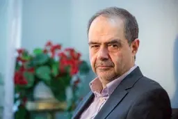 
برای نقش بستن پرچم چین بر روی برج آزادی عذر بدتر از گناه آوردند