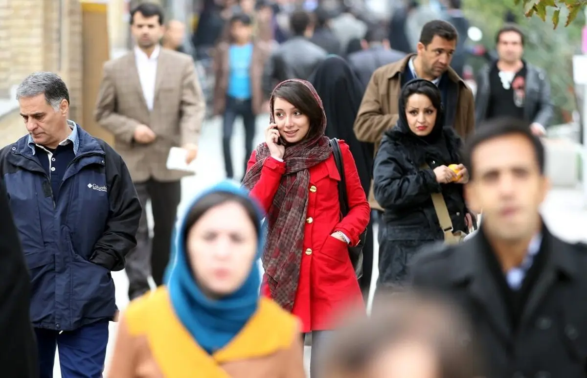 خانم‌ها از دیدن بدن مرد تحریک می‌شوند! | مردان نباید با لباس اتاق خواب در خیابان ظاهر شوند+ویدئو