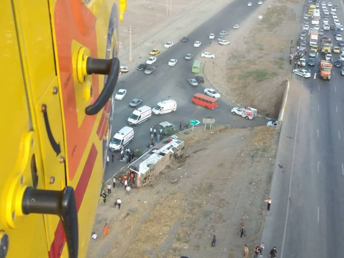 
حادثه  |    واژگونی یک اتوبوس در آزادراه کرج - قزوین