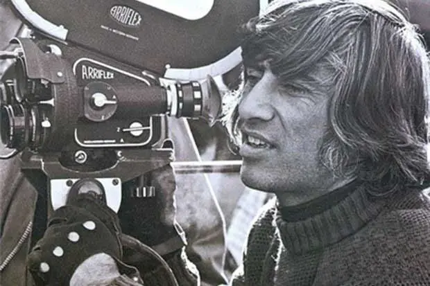 آری وی ما همه را آینه‌داری کرد!