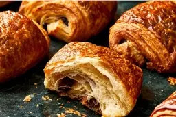 طرز تهیه کروسان شکلاتی | دیگه از بیرون کروسان نخر