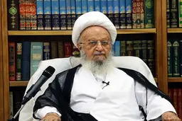 
فتوای آیت الله مکارم درباره توصیه پزشکان برای مصرف مکرر مایعات برای عدم ابتلا به کرونا: انسان نمی‌تواند به این دلیل، روزه را بخورد 