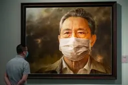 تابلوی پرتره "دانشمند ویروس‌شناس چینی در نمایشگاه هنری "