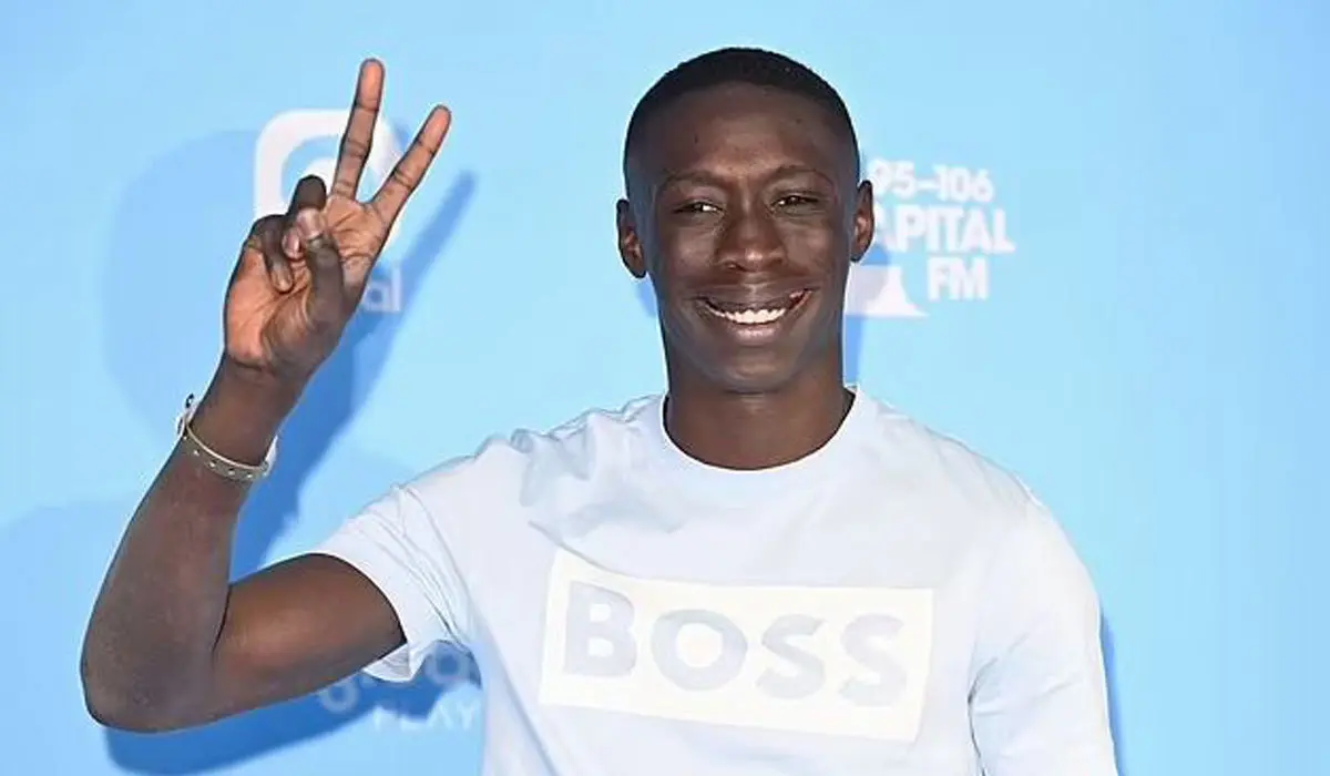 معامله ۹۷۵ میلیون دلاری در دنیای دیجیتال | خابی لیم با نسخه هوش مصنوعی خود در ۲۵ سالگی بازنشسته شد