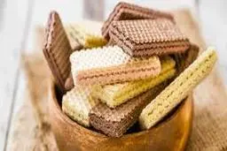 ویفر موز و وانیل: سفری به خاطرات خوش مدرسه! | طرز تهیه ویفر موزی خانگی +ویدئو