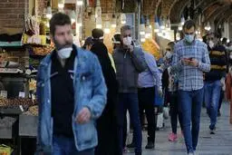 معاون وزیر بهداشت: سیاست وزارت بهداشت ایمنی گله‌ای در برابر کرونا نیست