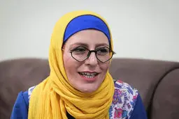 این خانم جذاب و قد بلند خواهر سوسن پرور است؟ | کوچک‌ترین شباهتی بین دو خواهر وجود ندارد!