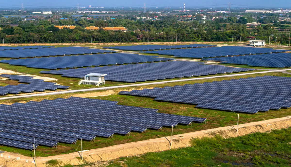 بزرگ‌ترین مزرعه خورشیدی در امارات ساخته می‌شود