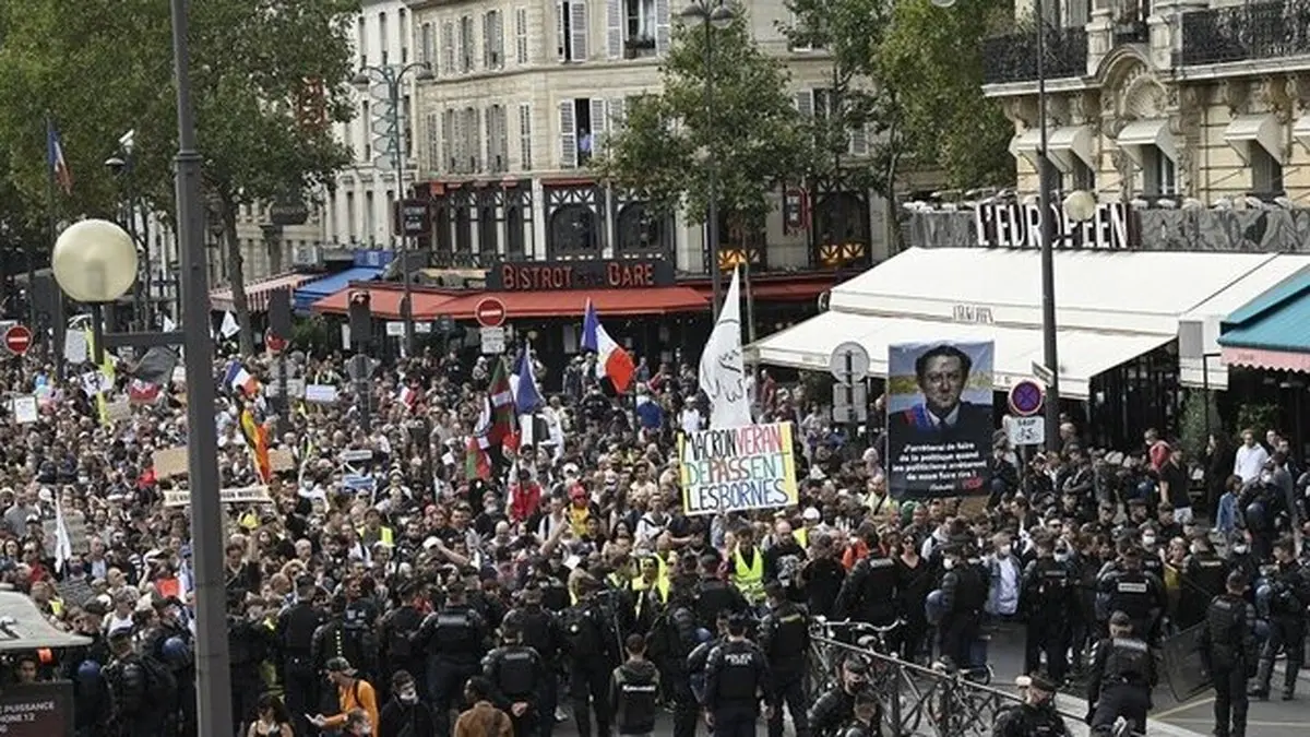 تظاهرات «جلیقه زردها» علیه ماکرون و لوپن| معترضان خواستار تحریم دور انتخابات فرانسه شدند