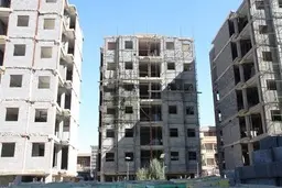 معاون شهردار: در گرانترین منطقه تهران محله ای وجود دارد که پشت بام را متری ۱۰ میلیون تومان می فروشند تا یک واحد فرسوده طبقاتی ایجاد کنند | مدیرعامل سازمان نوسازی: در شمیران نو ساخت و ساز در پشت بام خانه ها، شبانه انجام می شود