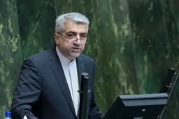 وزیر نیرو: صادرات خالص برق تنها ۵۰۰ مگاوات است؛ یعنی نه تنها صادراتی نداریم بلکه برق هم وارد می‌کنیم | هر یک بیت‌کوین ۳۰۰ هزار مگاوات ساعت انرژی لازم دارد یعنی باید برق یک شبانه روز ۳۰ هزار مسکن را قطع کنیم