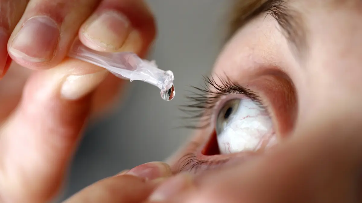 قطره ای که نزدیک بینی و دوربینی را اصلاح میکند! | خداحافظی با عینک و جراحی لیزیک