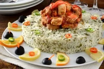 سیر پلو؛ یک غذای خوش عطر و مجلسی با ته دیگی طلایی | طرز تهیه سیر پلو +ویدئو