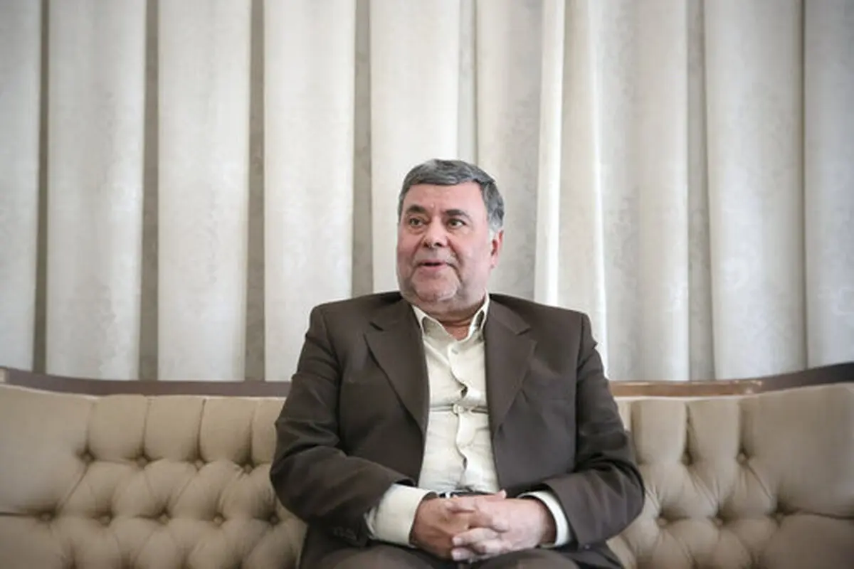 محمد صدر  |   احمدی‌نژاد و ترامپ نشان دادند کاندیداهای ریاست جمهوری باید تست روانپزشکی بدهند