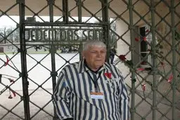 مردی که از حوادث مختلف تاریخ جان سالم به در برده بود، توسط روس‌ها کشته شد