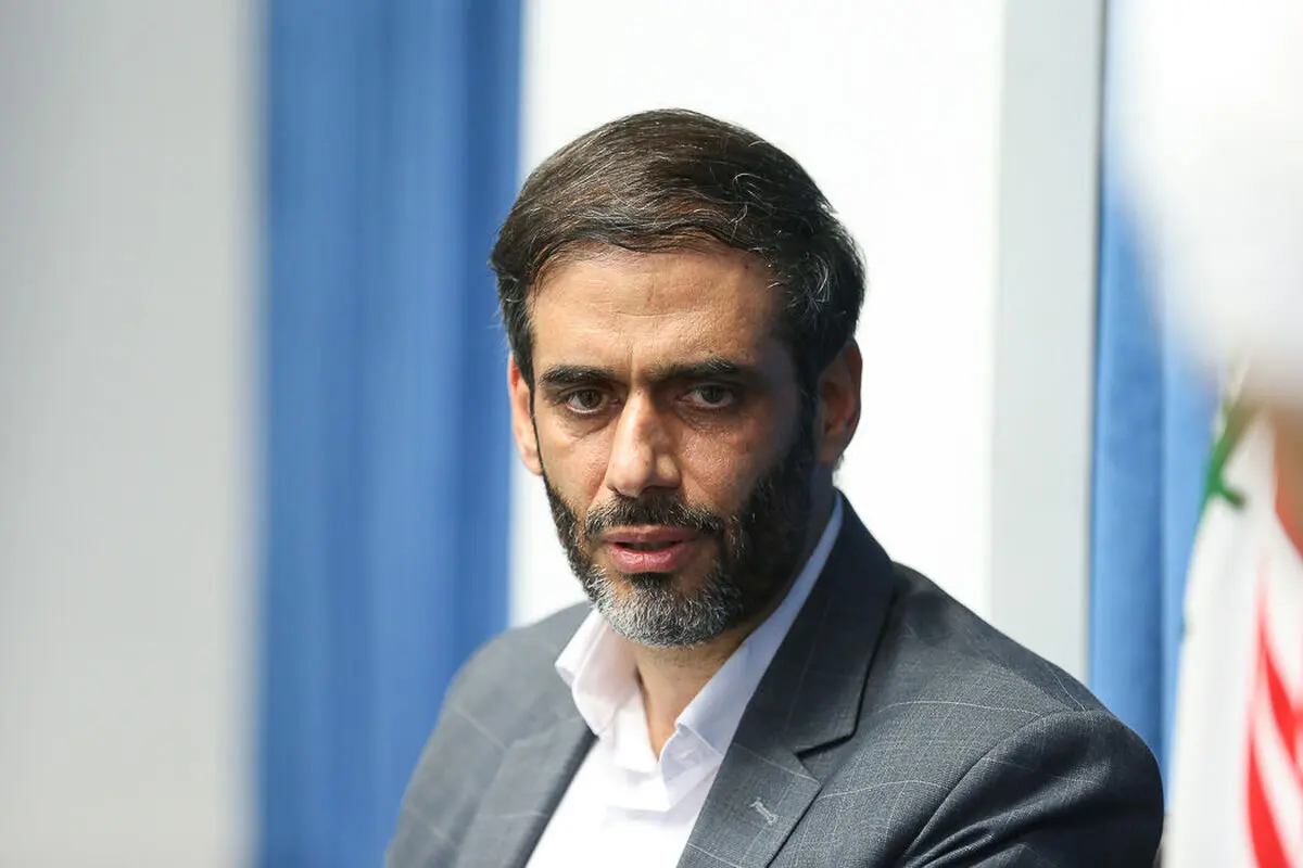 
افرادی قوی‌تر از سعید محمد می‌شناسم که خودشان را برای نامزدی در انتخابات مناسب ندیدند