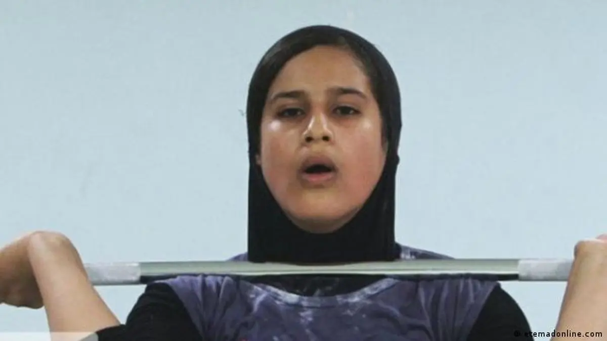 مهمان رامبد جوان در «خندوانه» |  قهرمان ۱۶ساله وزنه‌برداری ایران 