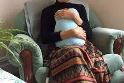 رفع استرس با بغل کردن این بالشتک هوشمند | از خطرات قلبی هم پیشگیری میکند! + عکس